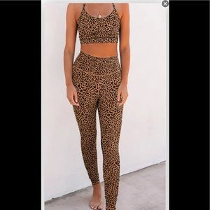 Leopard 2 piece yoga/running set(discount added)